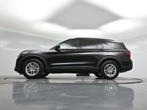 New 2026 Ford Explorer Active RWD image 7