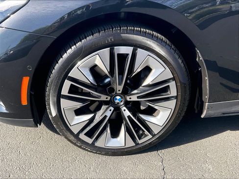 Used 2026 BMW 530i w/ Premium Package RWD image 12