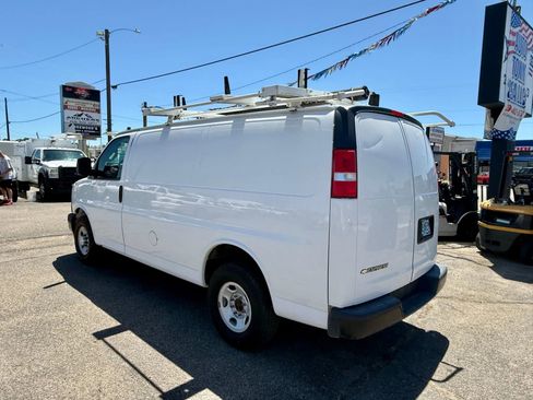Used 2017 Chevrolet Express 2500 image 3