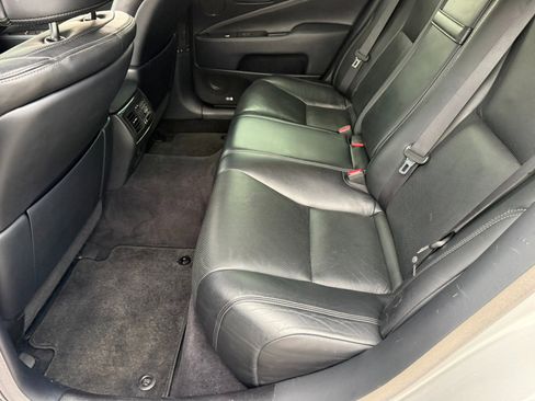 Used 2013 Lexus LS 460 4dr Sdn AWD image 17