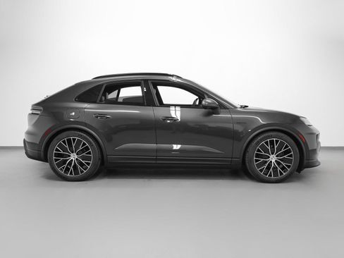 New 2026 Porsche Macan 4 Electric image 13