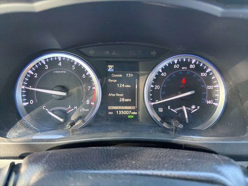 Used 2018 Toyota Highlander XLE AWD/4WD image 12