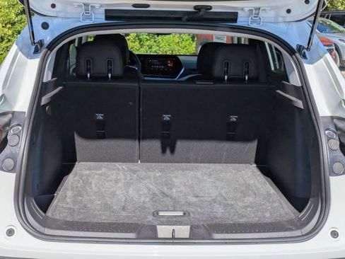 Used 2025 Chevrolet Trax LT w/ LT Convenience Package image 29