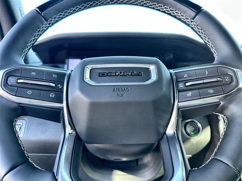 New 2026 GMC Acadia Denali w/ Super Cruise Package image 33