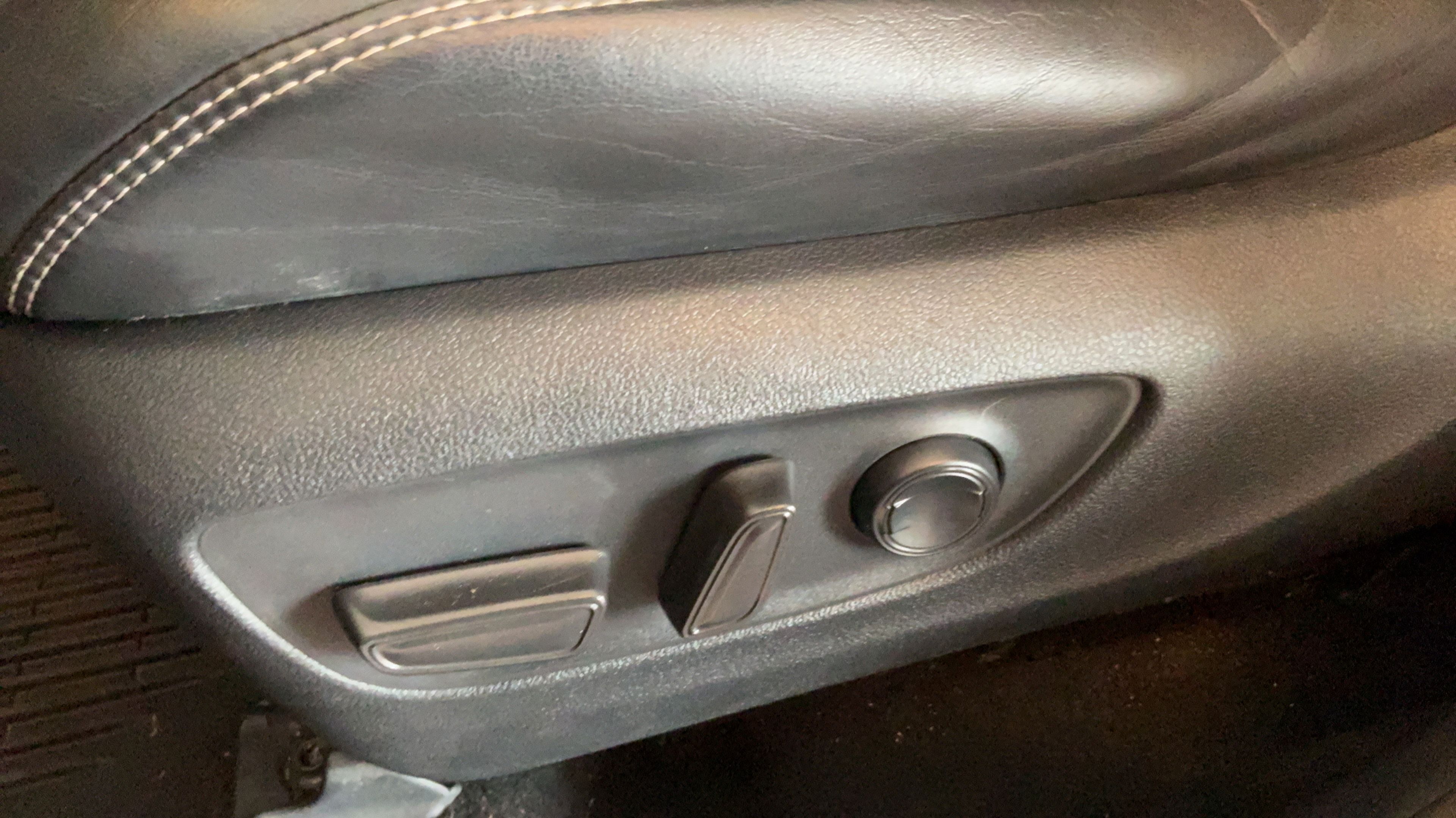 Used 2019 Toyota RAV4 XLE Premium w/ Advanced Technology Package FWD image 24