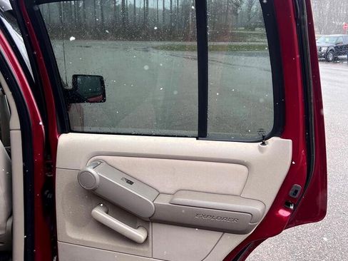 Used 2006 Ford Explorer XLS image 19