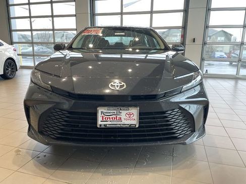 Used 2025 Toyota Camry LE FWD image 11