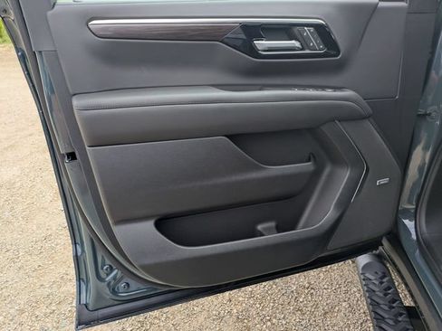 New 2026 Chevrolet Tahoe Z71 w/ Comfort Package AWD/4WD image 8
