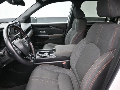 Certified 2023 Honda Pilot Sport image 12