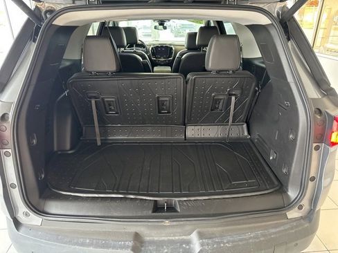 Used 2021 Chevrolet Traverse RS image 17