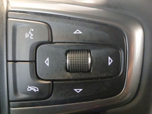 Used 2023 Chevrolet Suburban LS image 25