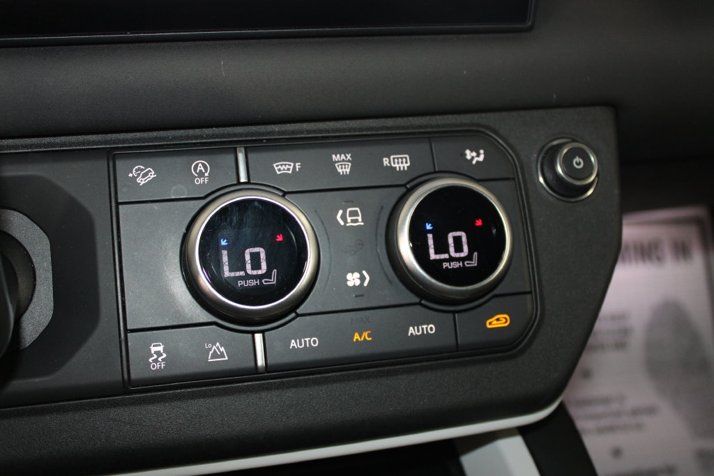 Used 2025 Land Rover Defender 110 S AWD/4WD image 41