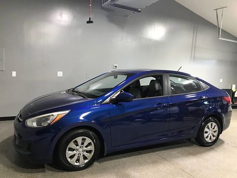 Used 2015 Hyundai Accent GLS w/ Option Group 02 FWD image 7