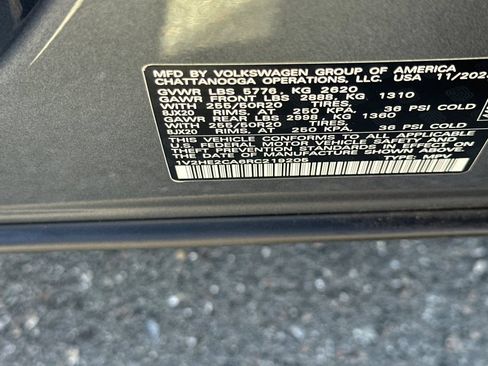 Used 2024 Volkswagen Atlas Cross Sport SE AWD/4WD image 23