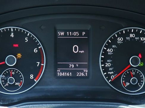 Used 2015 Volkswagen Passat 1.8T SE image 42