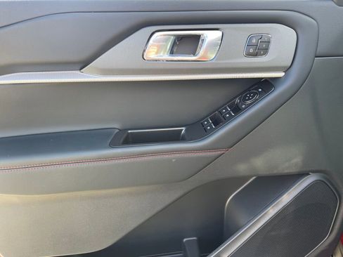 New 2026 Ford Explorer ST-Line w/ ST-Line Street Pack image 7