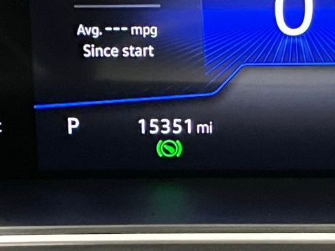 Used 2024 Volkswagen Tiguan SE R-Line image 25