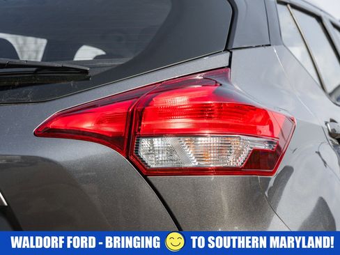 Used 2019 Nissan Kicks SV image 6