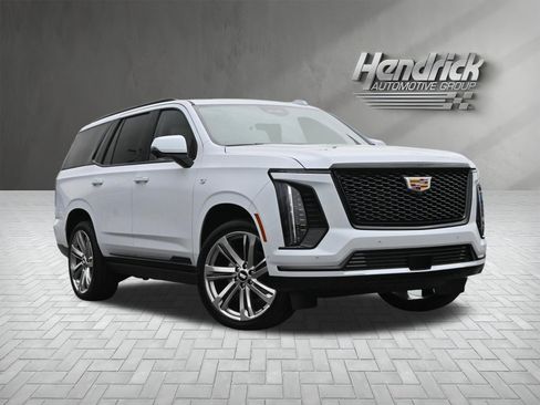 Used 2026 Cadillac Escalade Platinum Sport w/ LPO, Floor Liner Package AWD/4WD image 2