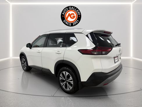 Used 2021 Nissan Rogue SV w/ Premium Package FWD image 5