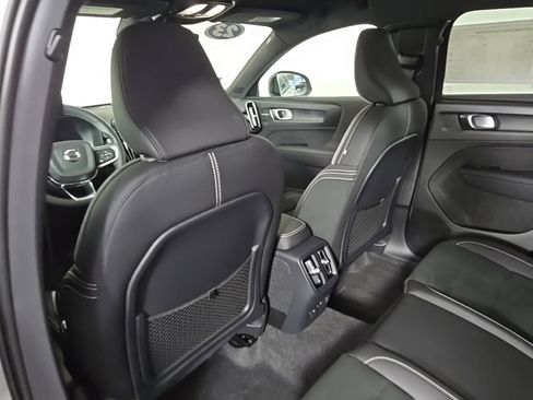 Certified 2023 Volvo C40 P8 Recharge Ultimate image 20