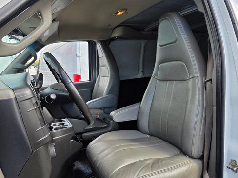 Used 2023 GMC Savana 2500 Extended w/ Driver Convenience Package image 11
