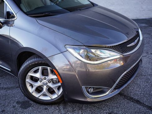 Used 2020 Chrysler Pacifica Limited image 7