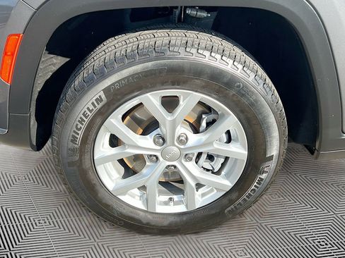 Used 2023 Jeep Grand Cherokee L Limited image 32