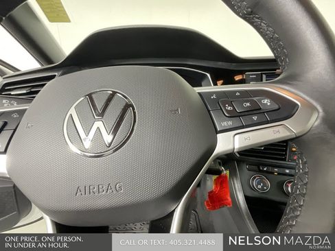 Used 2024 Volkswagen Jetta Sport image 46