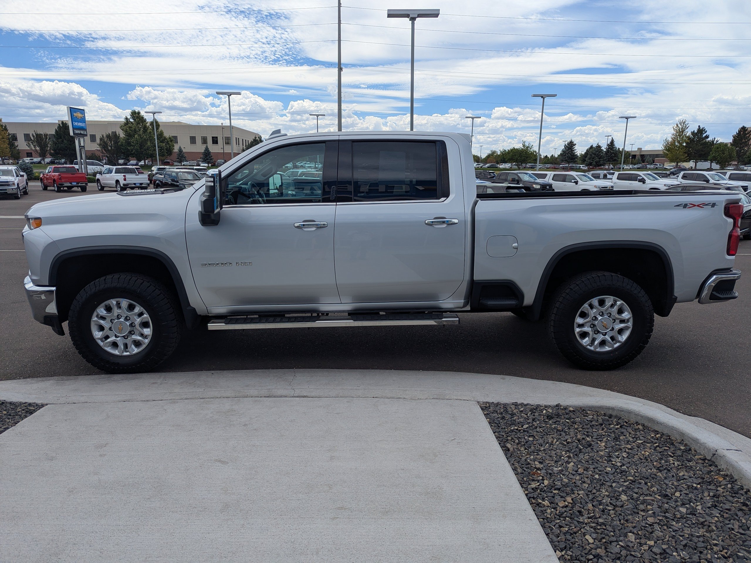 Used 2022 Chevrolet Silverado 3500 LTZ AWD/4WD image 8