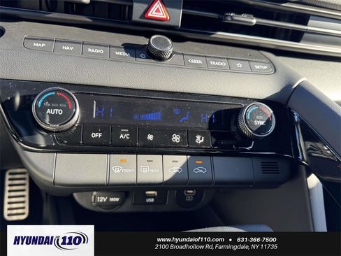 Used 2025 Hyundai Elantra SEL image 24