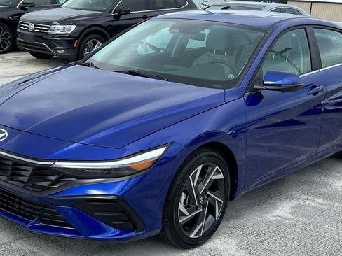 Used 2024 Hyundai Elantra Limited FWD image 4
