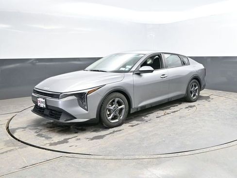 Used 2025 Kia K4 FWD image 4