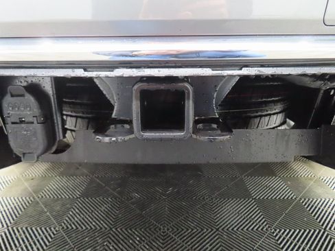 Used 2025 Chevrolet Suburban Premier image 44