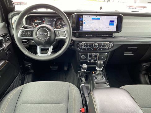 Certified 2025 Jeep Wrangler Unlimited Sahara AWD/4WD image 11