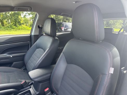 Used 2025 Mitsubishi Outlander Sport ES AWD/4WD image 14