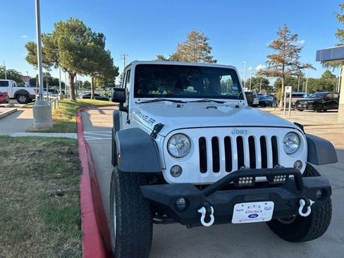 Used 2017 Jeep Wrangler Unlimited Sport w/ Connectivity Group AWD/4WD image 7