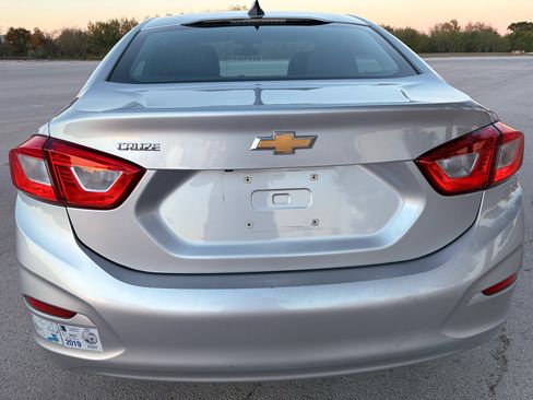 Used 2018 Chevrolet Cruze LS image 8