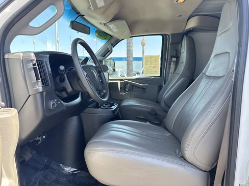 Used 2025 Chevrolet Express 2500 Extended w/ Driver Convenience Package RWD image 20