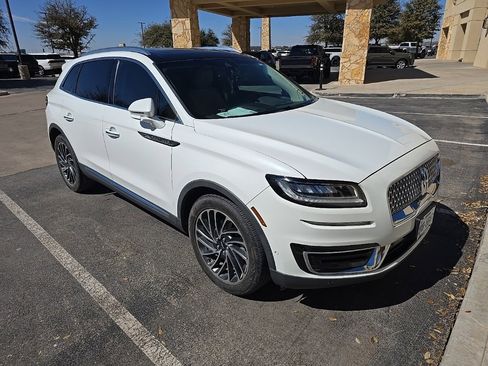 Used 2020 Lincoln Nautilus Reserve image 2
