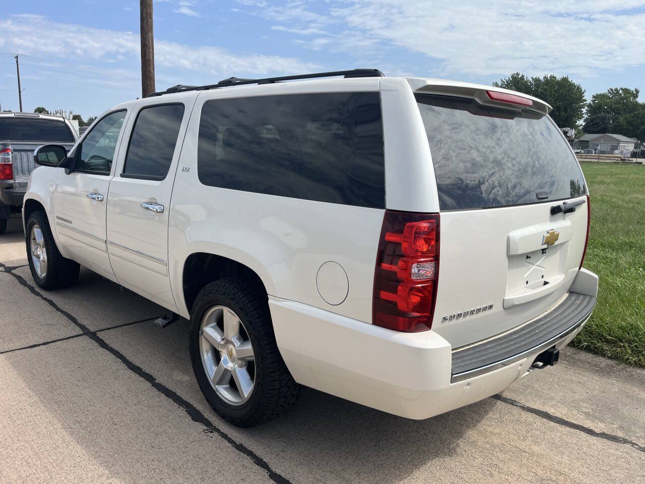 Used 2013 Chevrolet Suburban LTZ AWD/4WD image 3