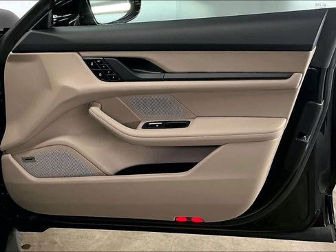 Used 2021 Porsche Taycan 4S image 27