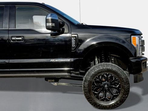 Used 2017 Ford F250 Platinum w/ Platinum Ultimate Package image 7