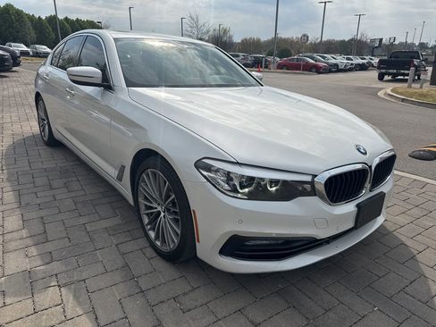 Used 2018 BMW 540i image 2