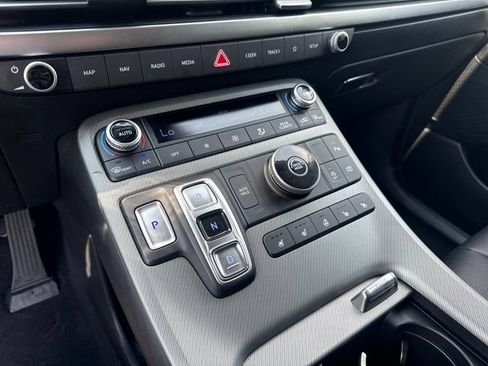 Used 2024 Hyundai Palisade SEL w/ Premium Package FWD image 17