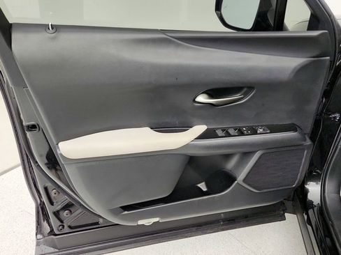 Used 2019 Lexus UX 200 w/ Accessory Package 2 image 11