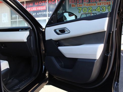 Used 2019 Land Rover Range Rover Velar S image 21