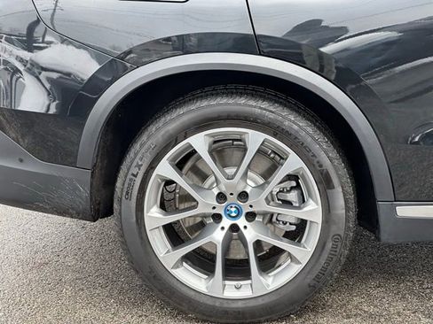 Certified 2025 BMW X5 xDrive50e w/ Climate Comfort Package image 9