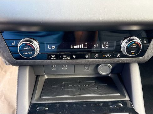New 2026 Mitsubishi Outlander SE FWD image 16