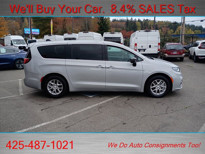 Used 2026 Chrysler Pacifica Select FWD image 5